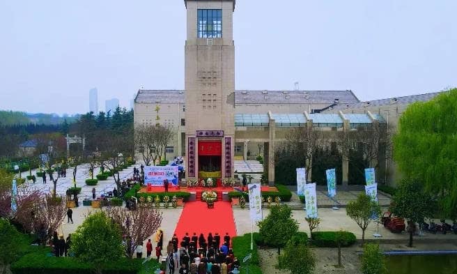 西安市第二殯儀館  選址高陵區(qū)有遠(yuǎn)見-西安市奉正塬公墓