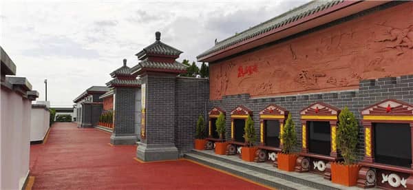 閻良漢皇樹葬墓園的交通位置如何？