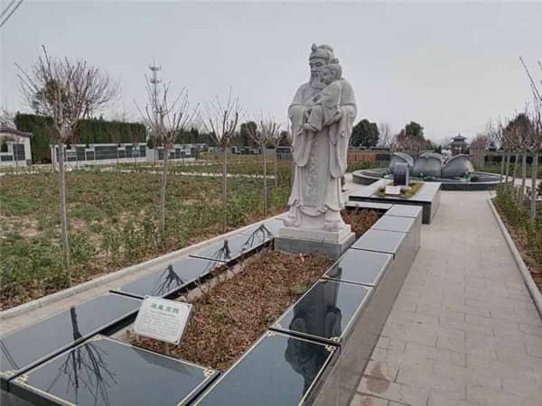西安漢皇墓園的總占地面積以及建筑風(fēng)格是怎樣的？