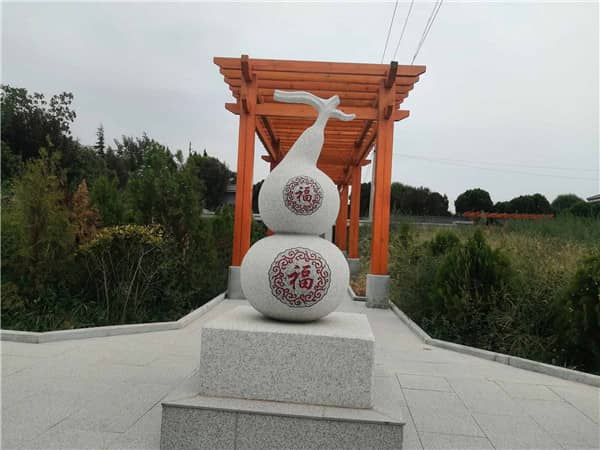 西安漢皇樹(shù)葬墓園提供的草坪葬方式有哪些特點(diǎn)？為何能成為家屬緬懷逝者的理想選擇？