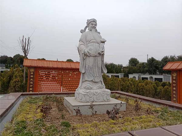 西安漢皇樹葬墓園的占地面積及地形特點(diǎn)如何？