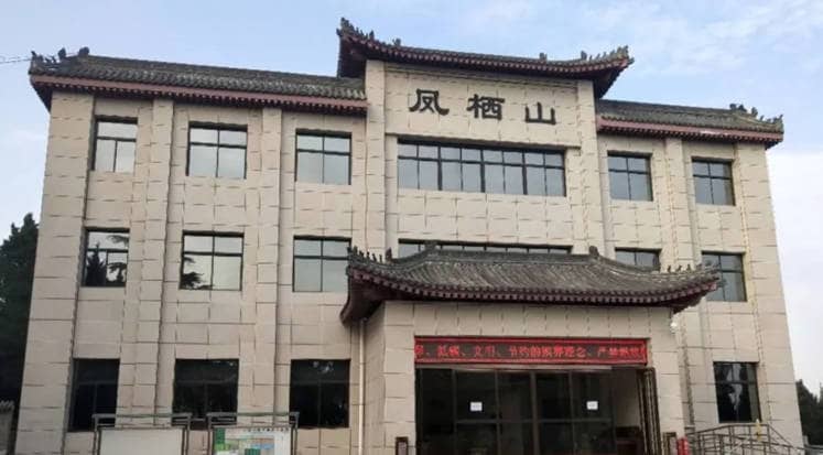 西安鳳棲原墓園南區(qū)班車服務(wù)詳解:便捷出行,安心緬懷