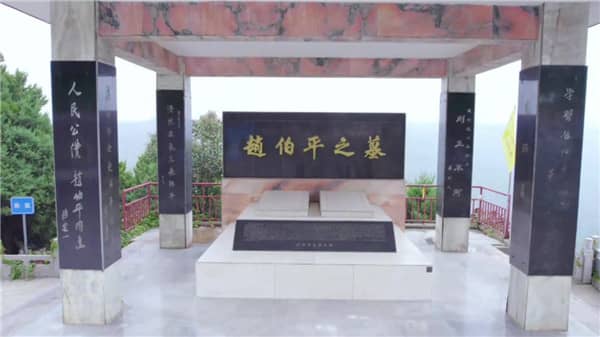 從西安市內(nèi)前往壽陽山公墓，除了公交線路外還有哪些便捷的交通方式？