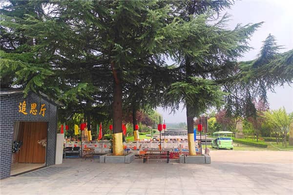 西安壽陽(yáng)山墓園的園區(qū)面積和規(guī)劃墓穴數(shù)量是多少？