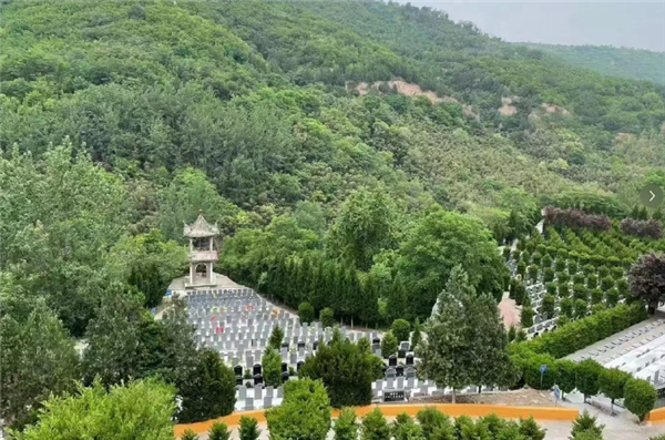 壽陽(yáng)山墓園的環(huán)境與設(shè)施