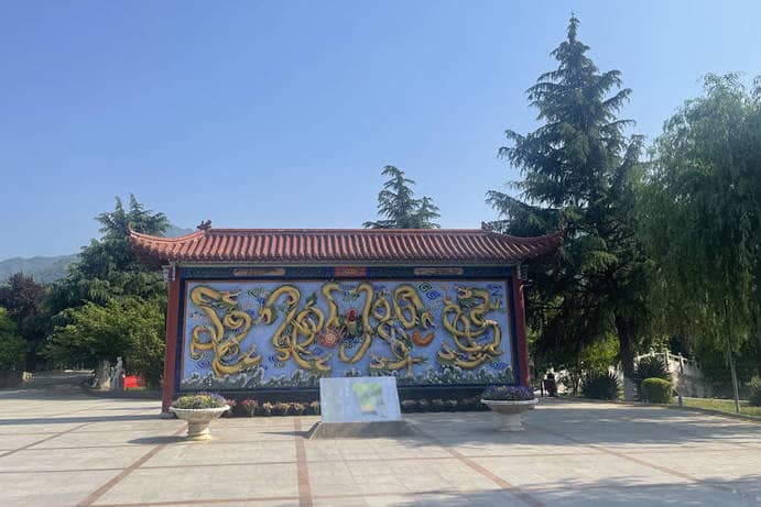 西安慈恩園在提供墓葬服務時，如何體現(xiàn)對顧客的關懷？