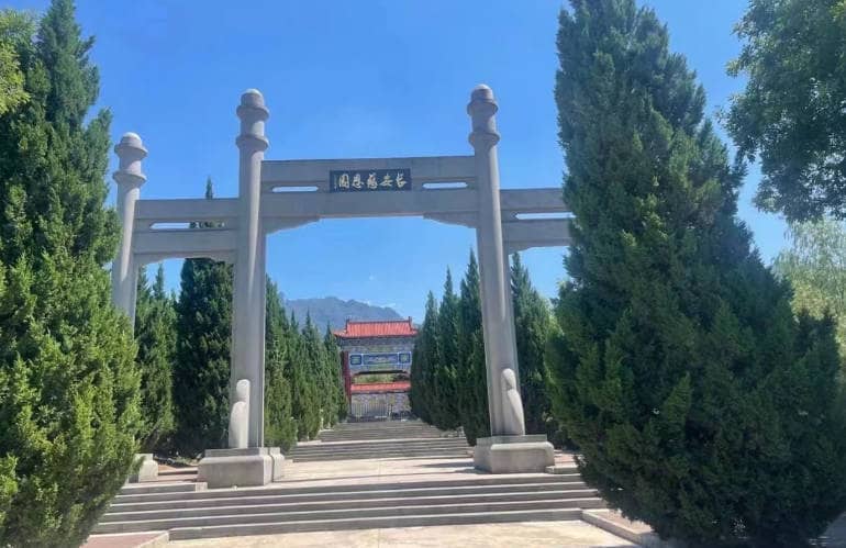 西安長(zhǎng)安慈恩園墓地提供了哪些多樣化的墓型選擇？