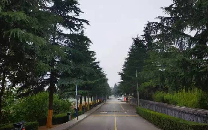 長(zhǎng)安區(qū)棗園山生態(tài)人文紀(jì)念園是在哪一年建立的，并且它是由哪個(gè)機(jī)構(gòu)批準(zhǔn)的？
