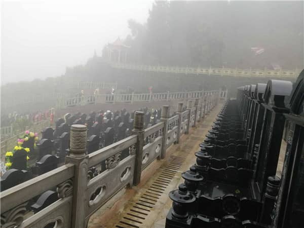 如果不走高速，從西安市區(qū)駕車前往西安九龍山公墓有哪些可選的參考路線？