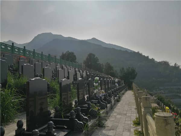 西安九龍山公墓采取墓、碑對應(yīng)的規(guī)范化調(diào)度方案