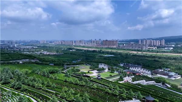 西安霸陵墓園有哪些特色？