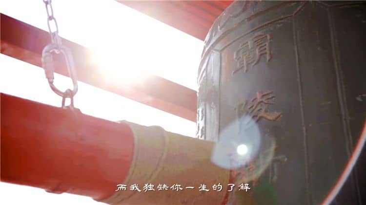 在清明節(jié)期間，西安霸陵墓園面臨哪些挑戰(zhàn)，并為此提出了哪些建議以緩解這些挑戰(zhàn)？