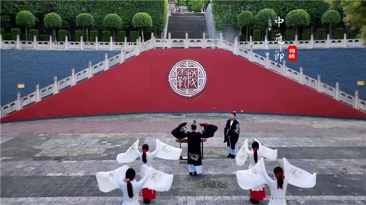 前往西安霸陵墓園新區(qū)交通指南：便捷出行，順利到達(dá)