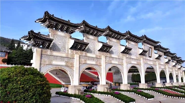 西安霸陵墓園232路公交車可直達，陵園墓地選購攻略