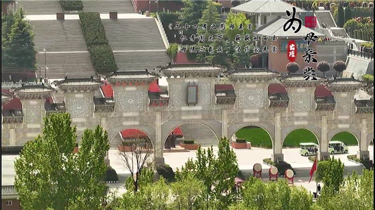 西安霸陵墓園新區(qū)和漢陵墓園在墓型選擇和安葬方式上有什么特色？