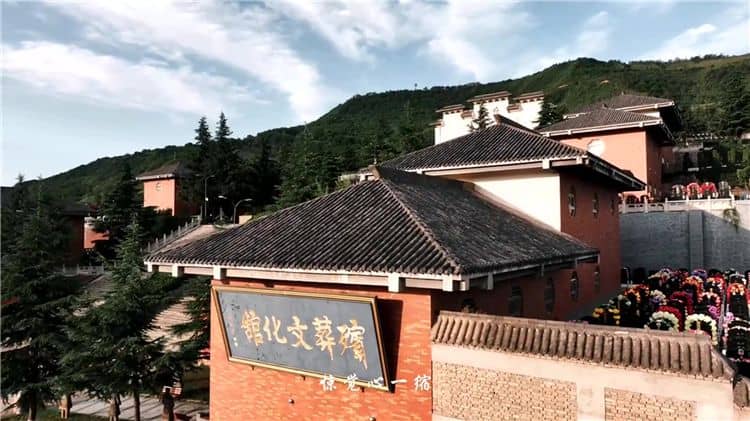 西安霸陵墓園，西安霸陵墓園的環(huán)境與服務(wù)