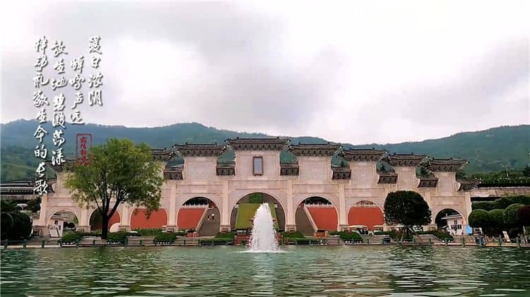 西安霸陵墓園新區(qū)辦理骨灰安葬業(yè)務(wù)的，喪屬提前電話預(yù)約