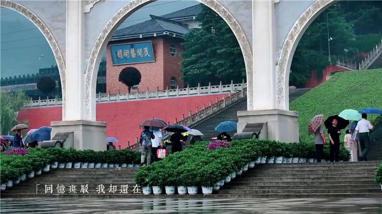 西安霸陵墓園位于哪個(gè)區(qū)域，其交通便捷性如何？