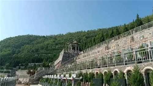 西安高橋墓園有哪些獨(dú)特的優(yōu)勢和特點(diǎn)？