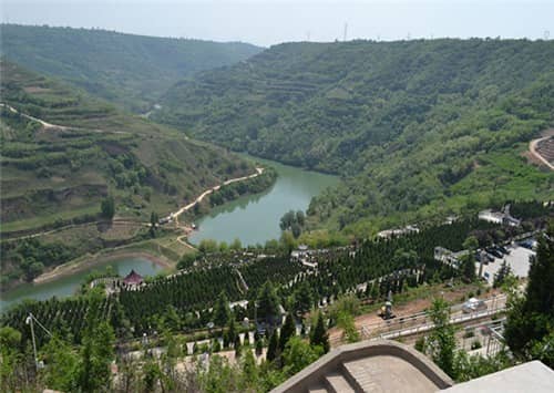 西安高橋墓園公交線站,家人重視