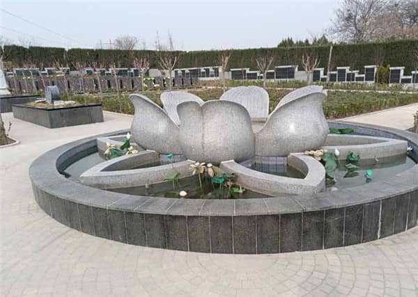 西安墓園管理費(fèi)的收費(fèi)標(biāo)準(zhǔn)主要依據(jù)哪些因素？