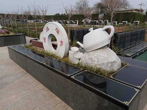 花葬_環(huán)保與節(jié)地的安葬選擇