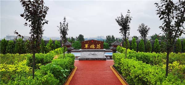 購(gòu)買西安佛教墓地時(shí)，除了墓地價(jià)格外，還需要考慮哪些額外費(fèi)用？