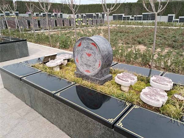 西安公墓管理費(fèi)是如何規(guī)定的？不按時(shí)繳納管理費(fèi)會有哪些后果？