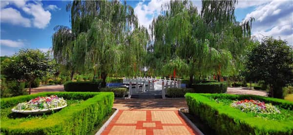 在選擇西安公墓時(shí)，為何建議考慮開(kāi)發(fā)年限較短的陵園？
